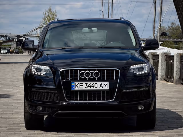 Audi Q7 - фото 5