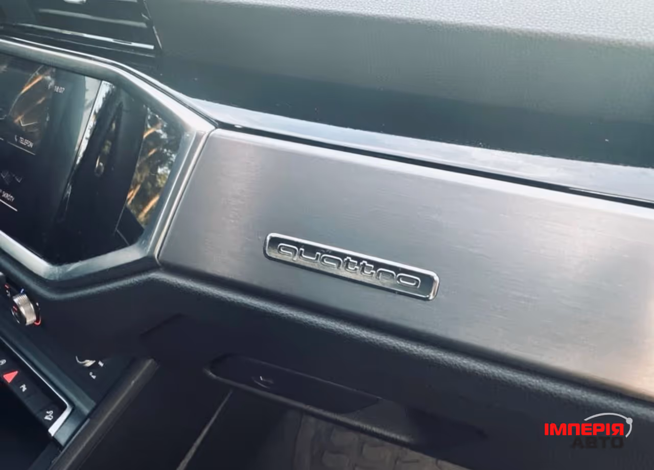 Audi Q3 - фото 15