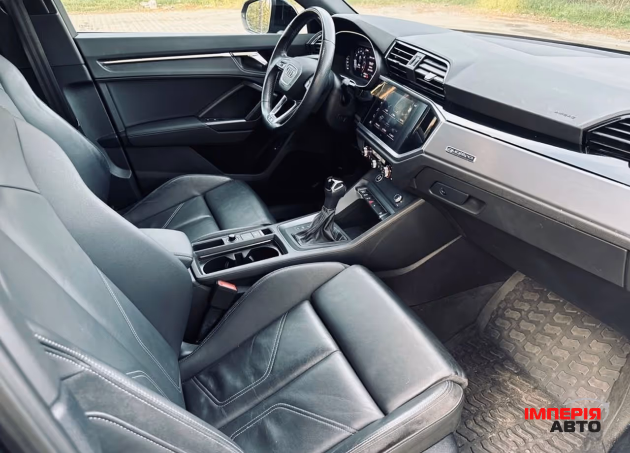 Audi Q3 - фото 16