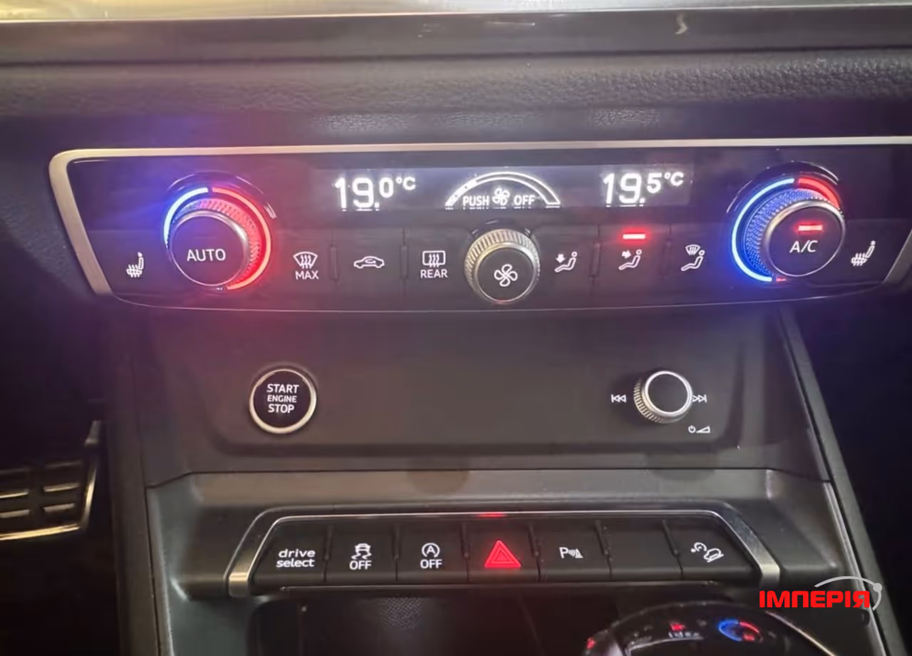 Audi Q3 - фото 26