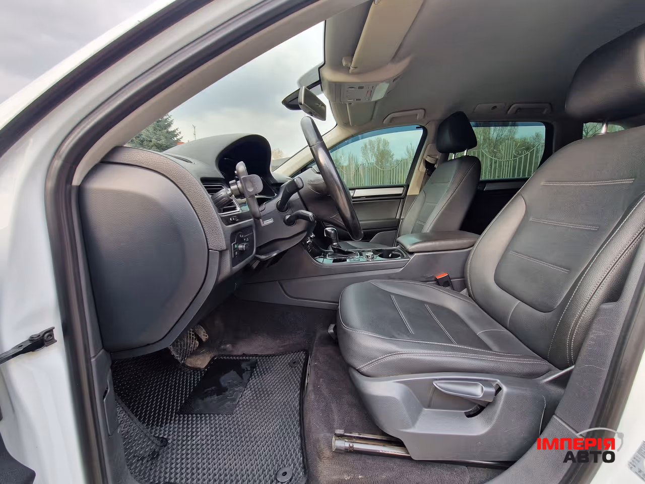 Volkswagen Touareg - фото 13