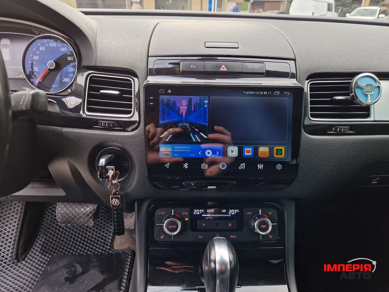 Volkswagen Touareg - фото 16