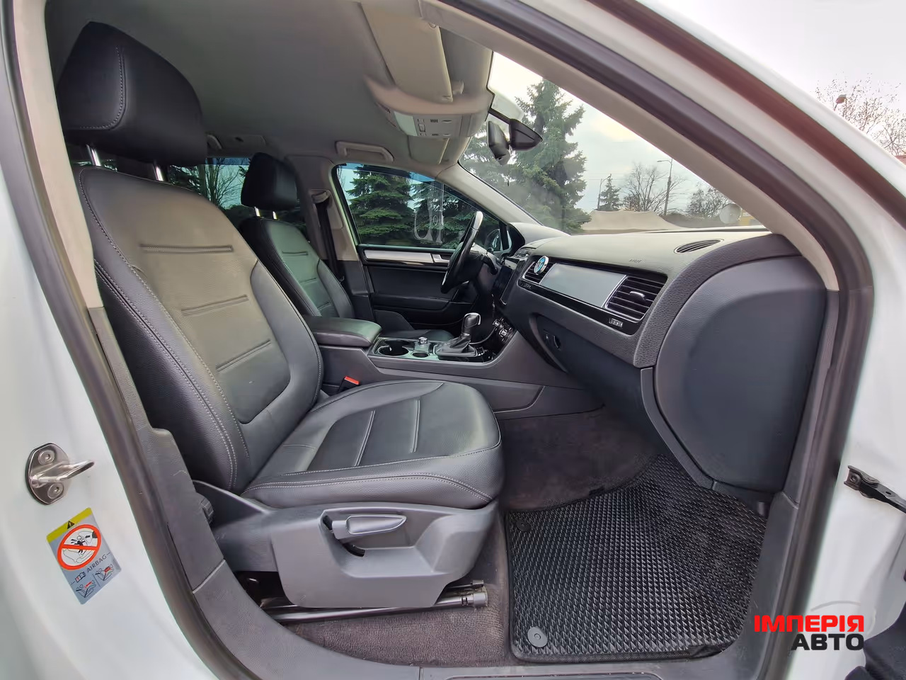 Volkswagen Touareg - фото 24