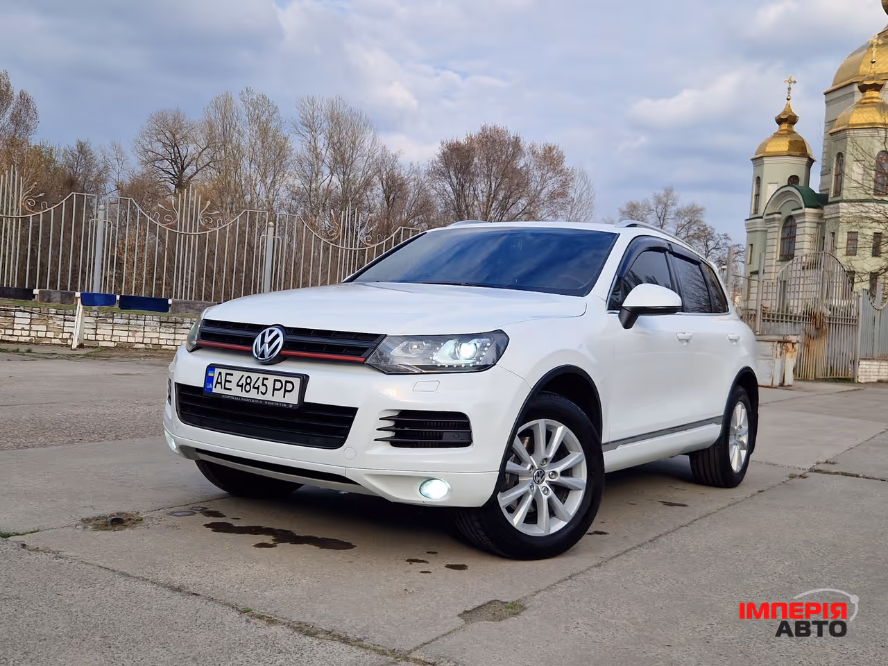Volkswagen Touareg - фото 1
