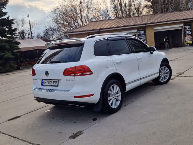 Volkswagen Touareg - фото 4