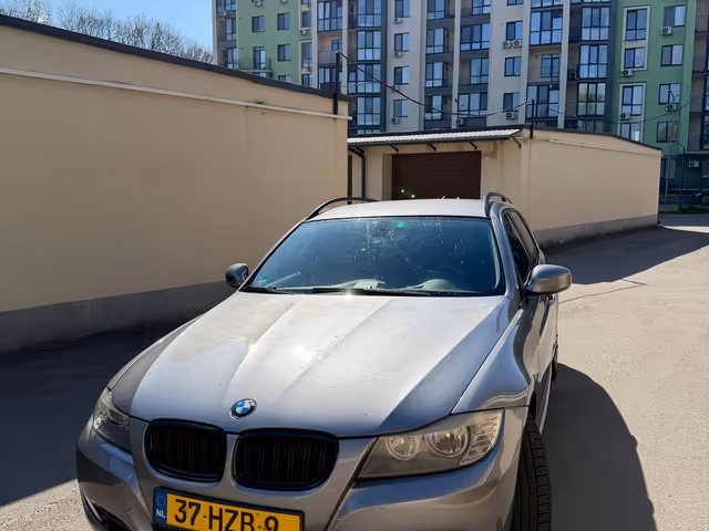 BMW 3 серії - фото 1