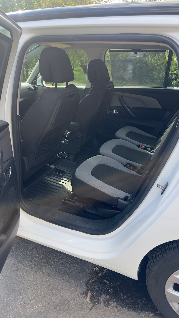 Citroen C4 Picasso - фото 17