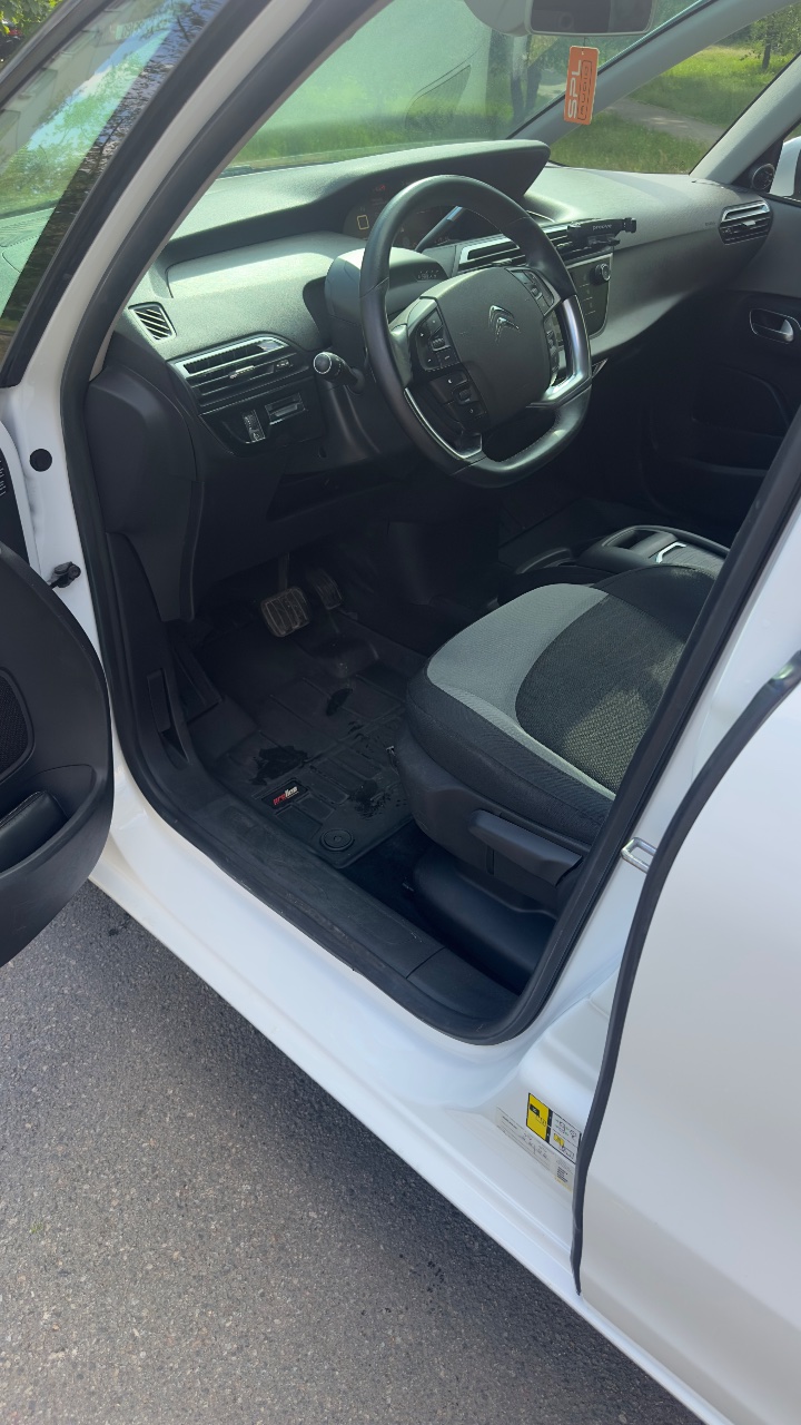 Citroen C4 Picasso - фото 12