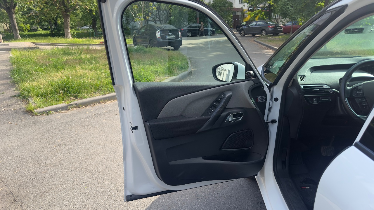 Citroen C4 Picasso - фото 5