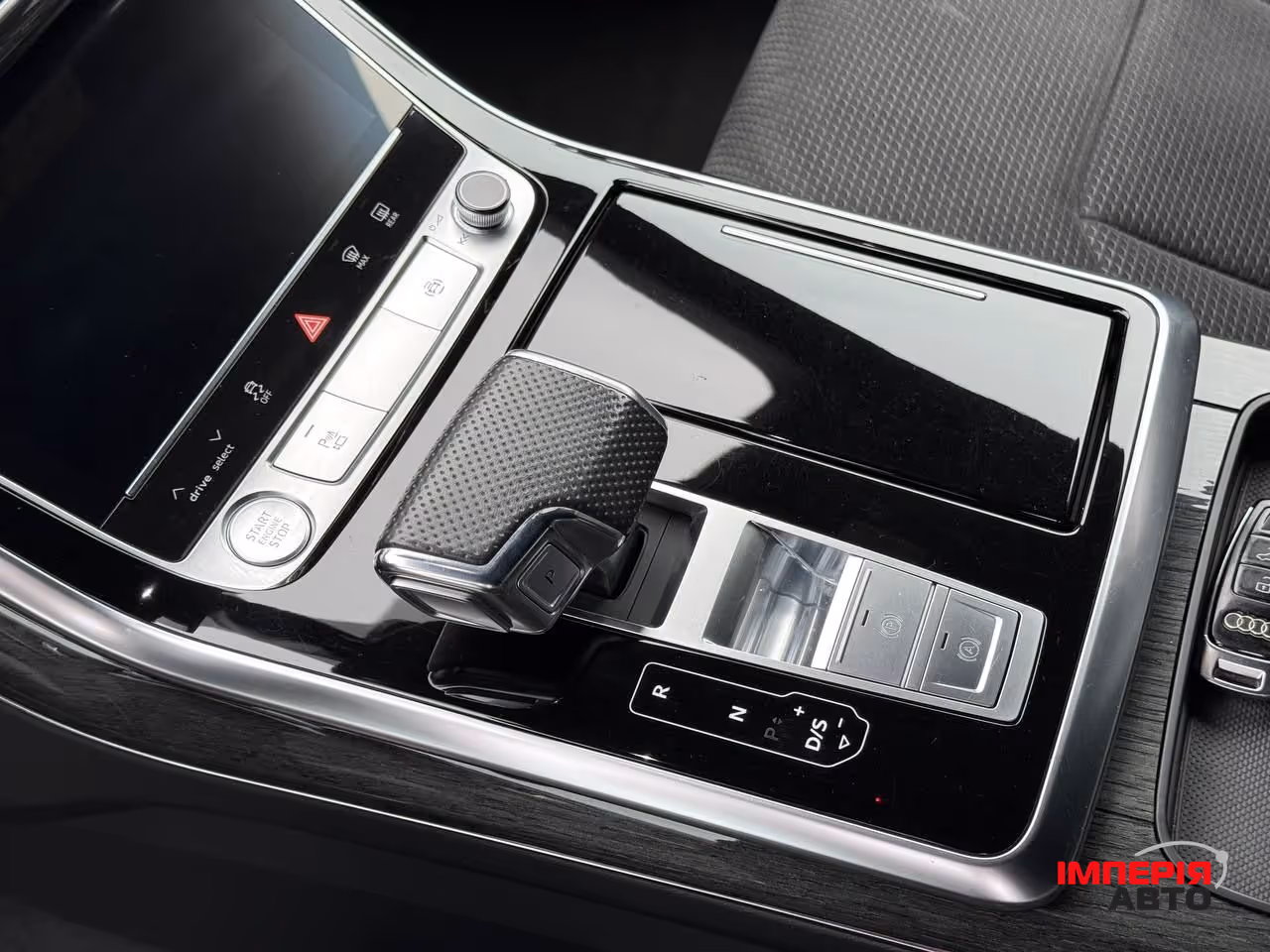 Audi Q8 - фото 9