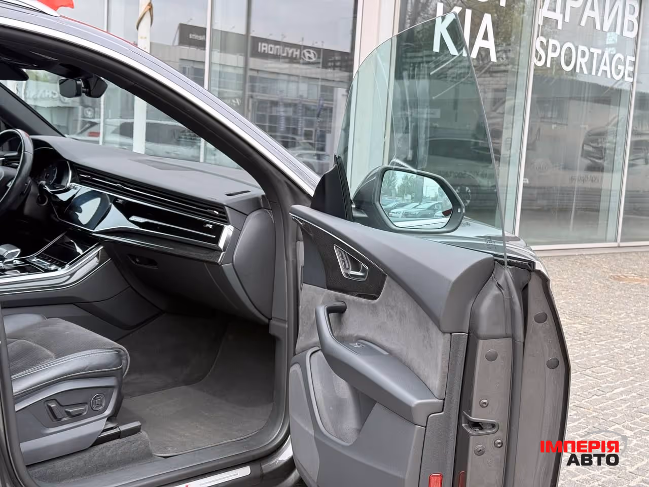 Audi Q8 - фото 24