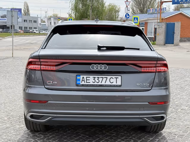 Audi Q8 - фото 5