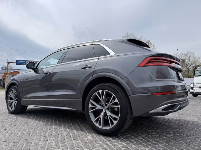 Audi Q8 - фото 3