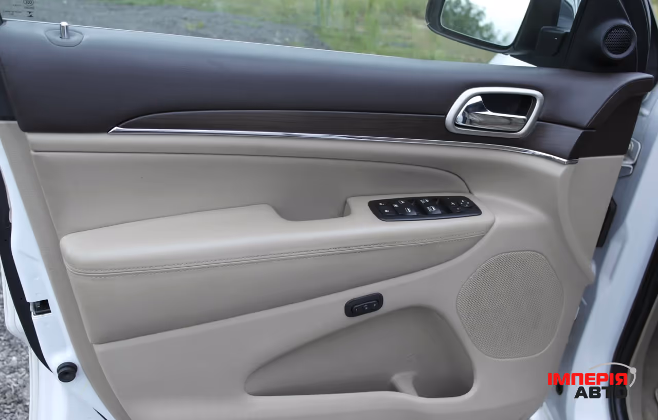 Jeep Grand Cherokee - фото 14