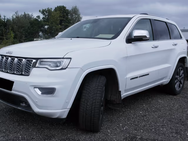 Jeep Grand Cherokee - фото 3