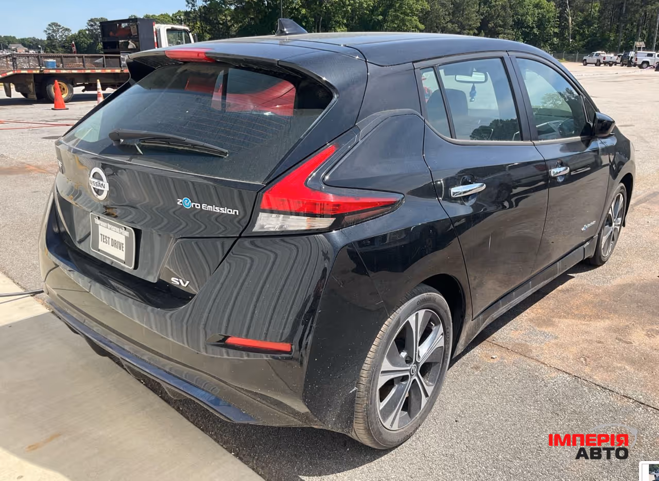 Nissan Leaf - фото 4