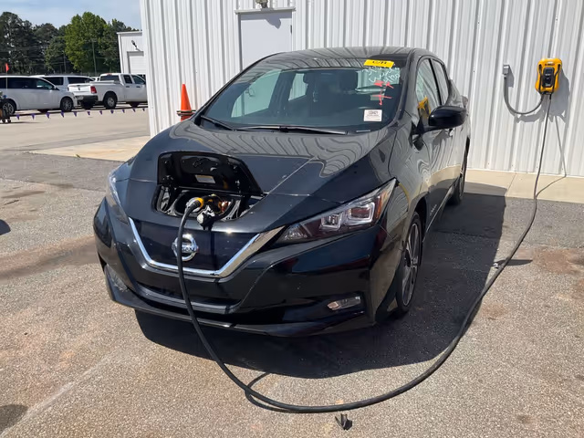 Nissan Leaf - фото 1