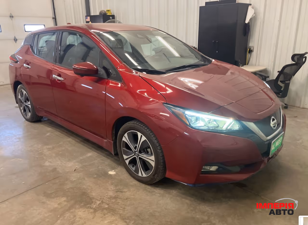 Nissan Leaf - фото 2