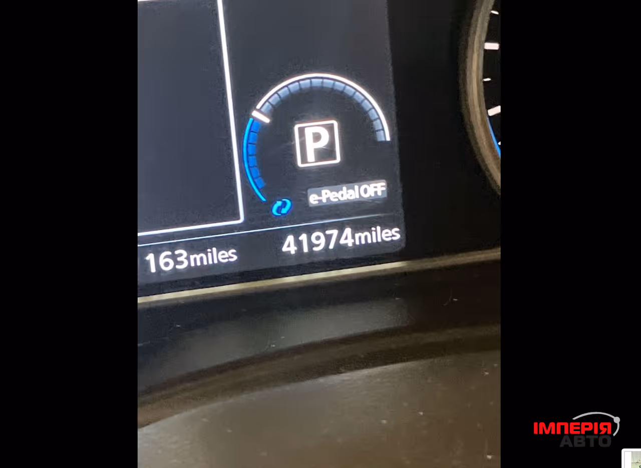 Nissan Leaf - фото 5