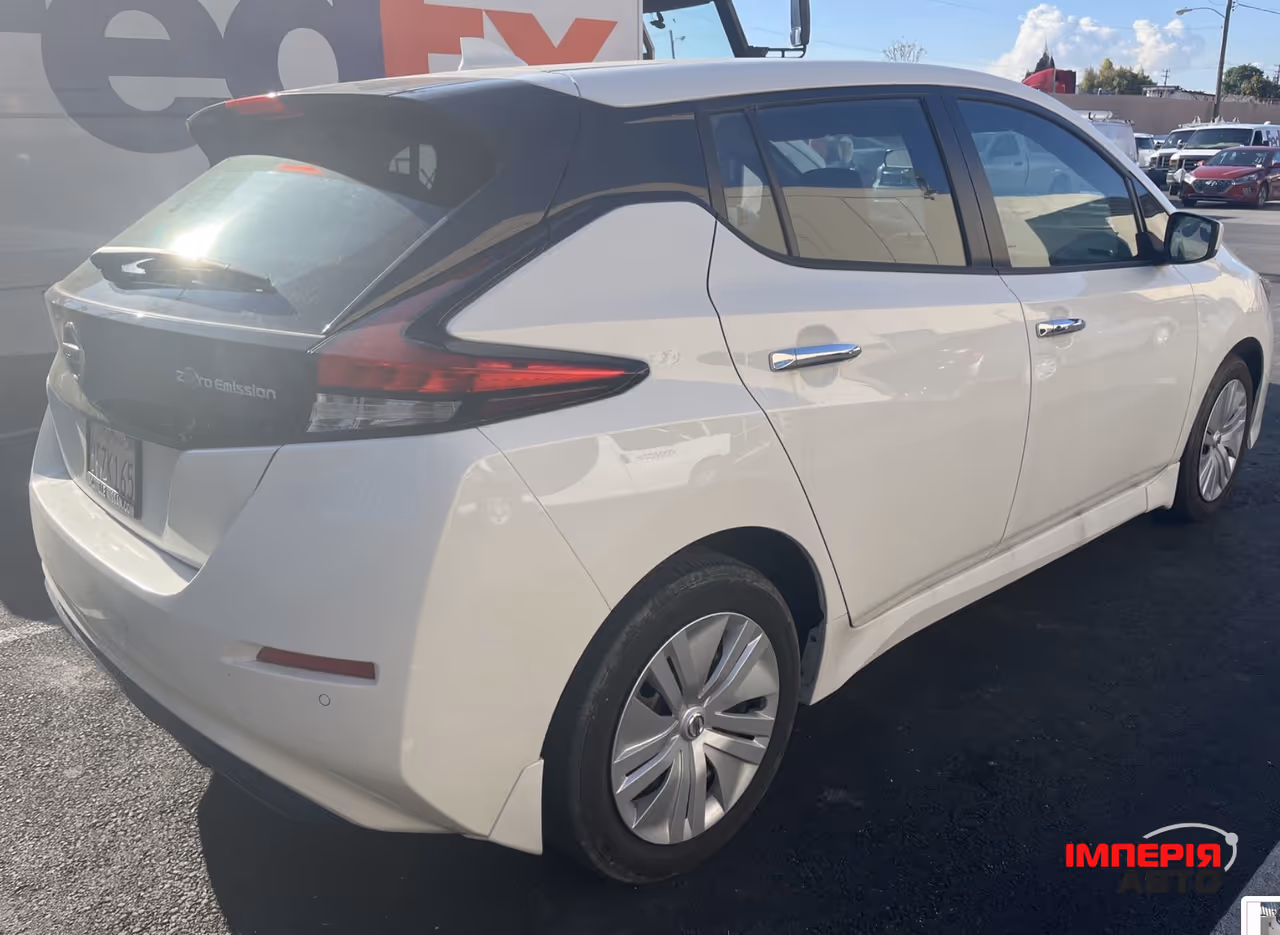 Nissan Leaf - фото 7