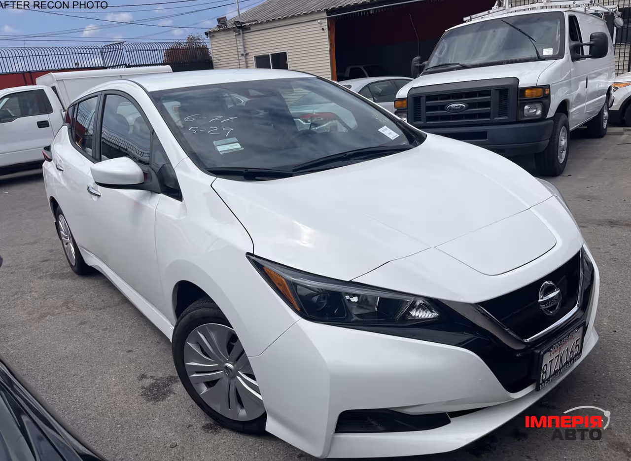 Nissan Leaf - фото 1