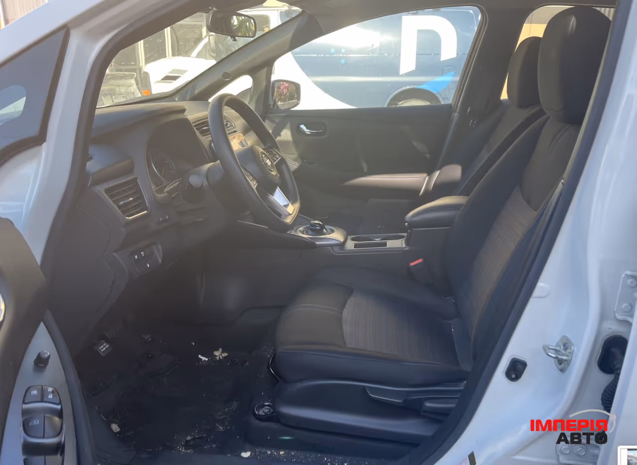 Nissan Leaf - фото 11