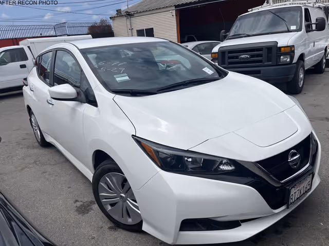 Nissan Leaf - фото 1