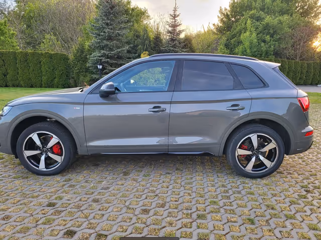 Audi Q5 - фото 1