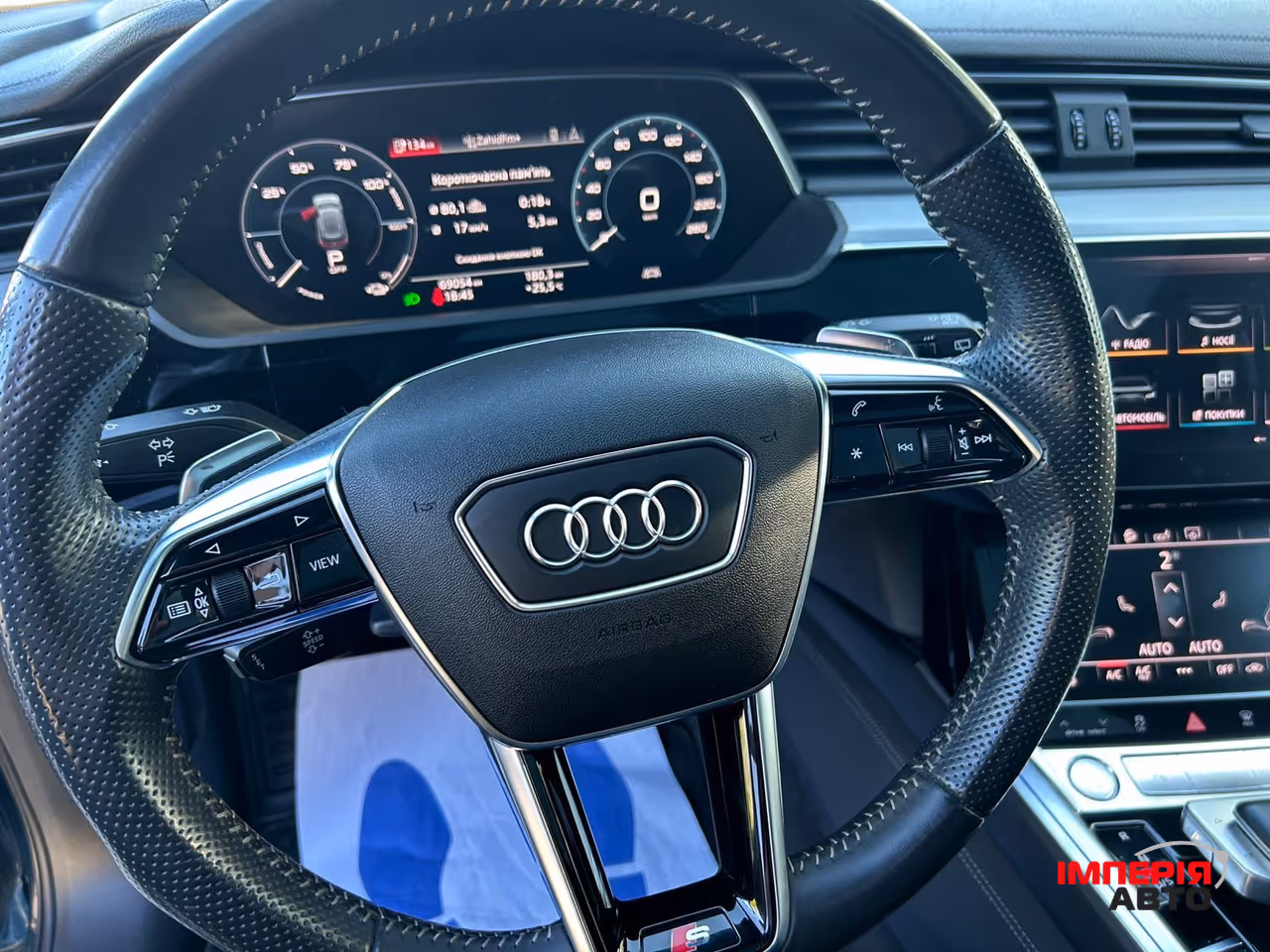 Audi e-tron - фото 39
