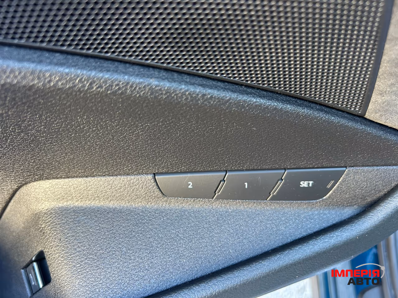 Audi e-tron - фото 28