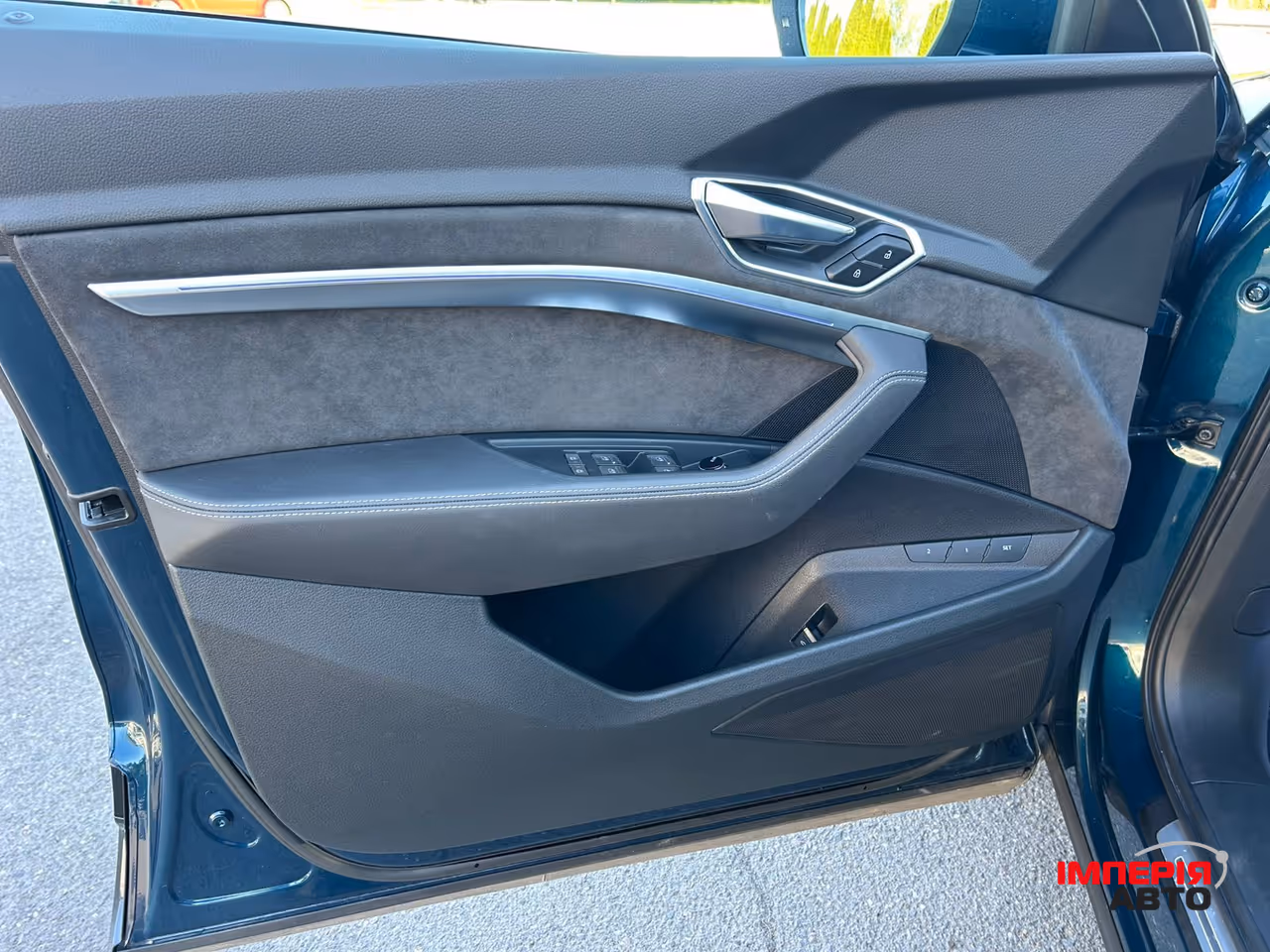 Audi e-tron - фото 24