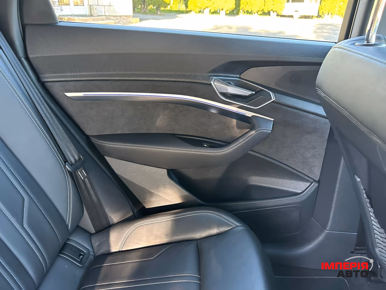 Audi e-tron - фото 34