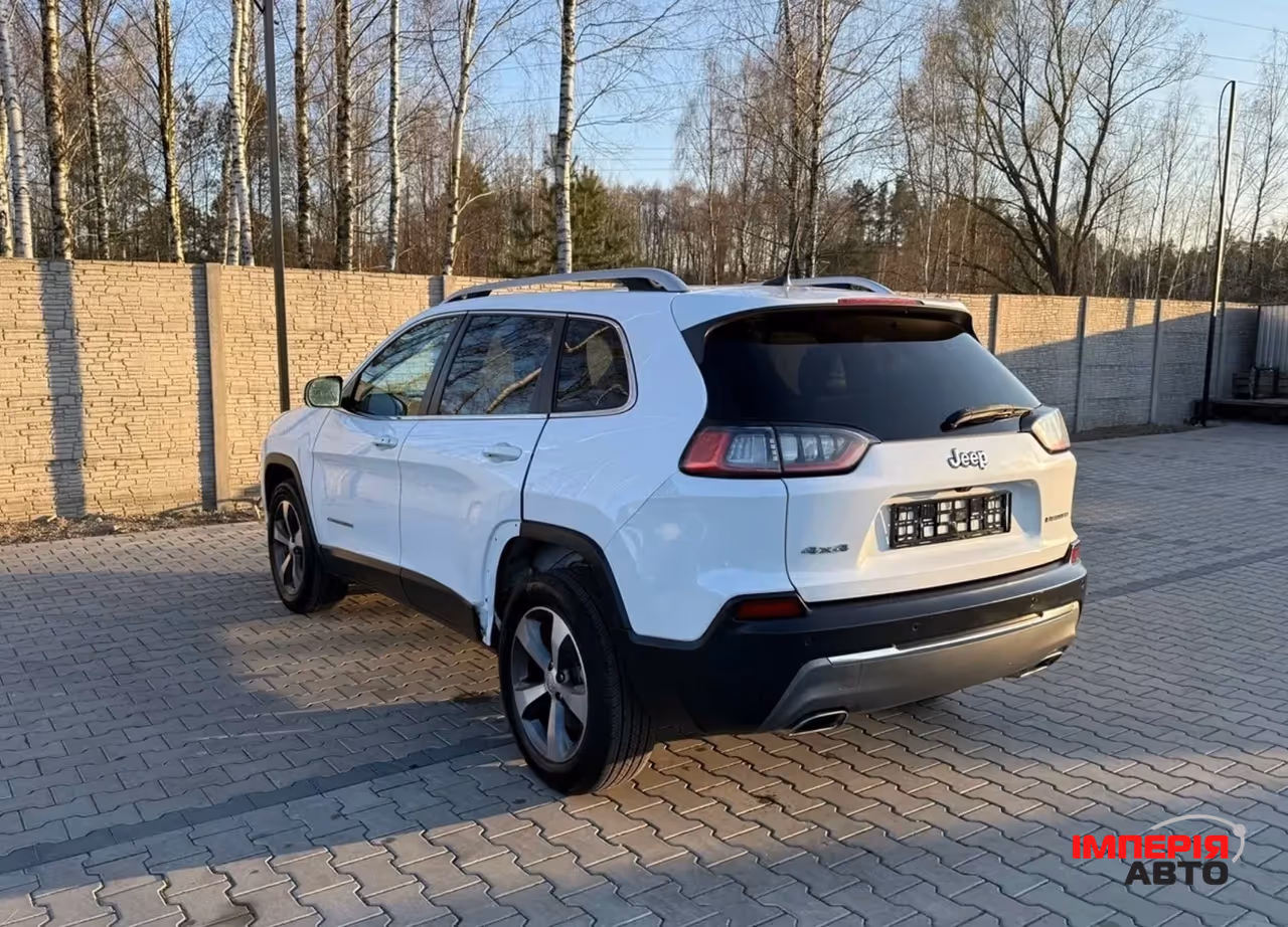 Jeep Cherokee - фото 7