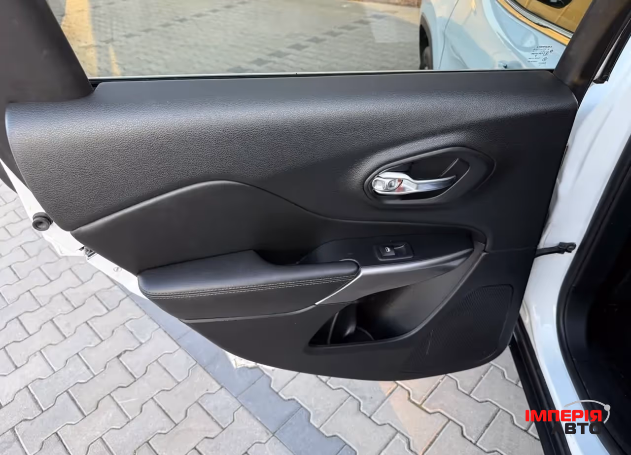 Jeep Cherokee - фото 16