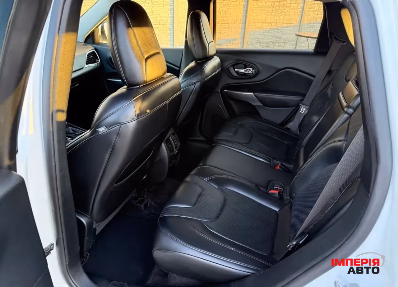 Jeep Cherokee - фото 17