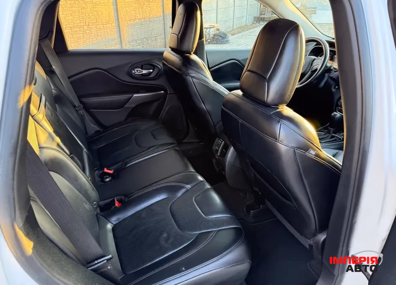 Jeep Cherokee - фото 18