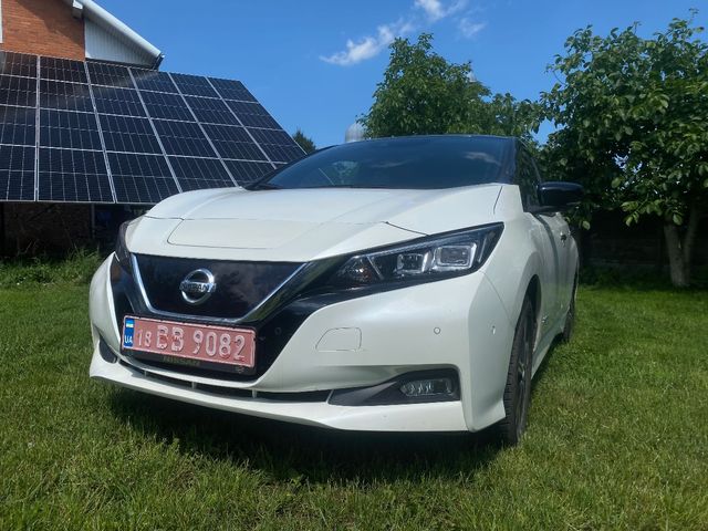 Nissan Leaf - фото 1