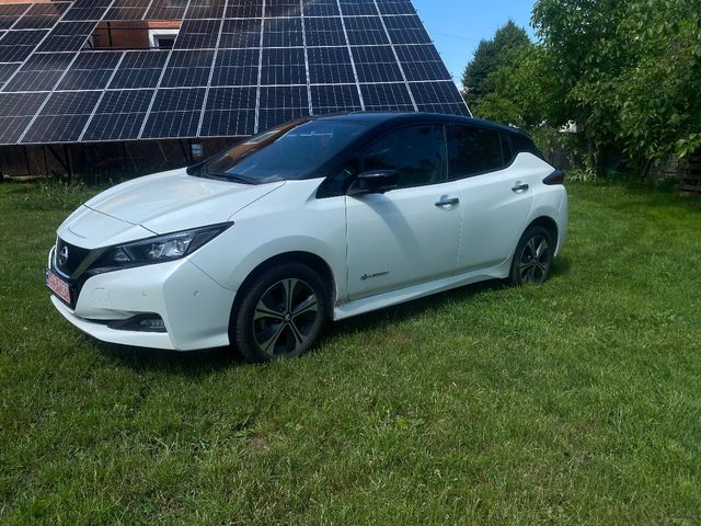 Nissan Leaf - фото 2