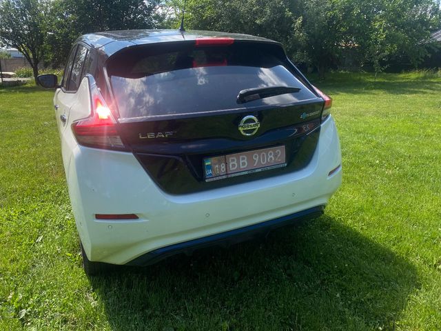 Nissan Leaf - фото 4