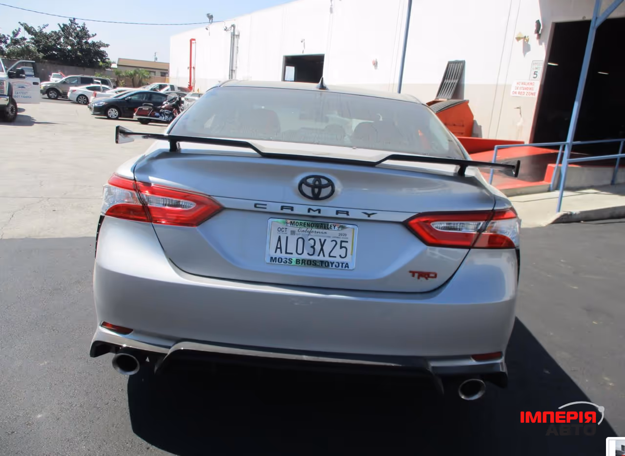 Toyota Camry - фото 4
