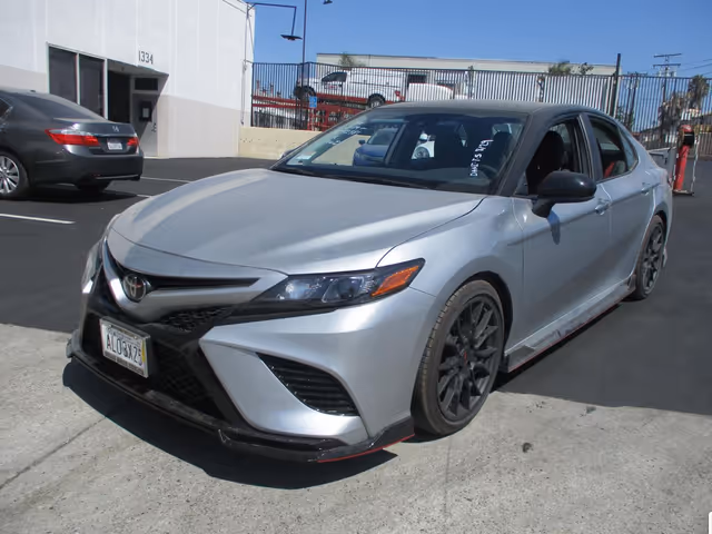 Toyota Camry - фото 3