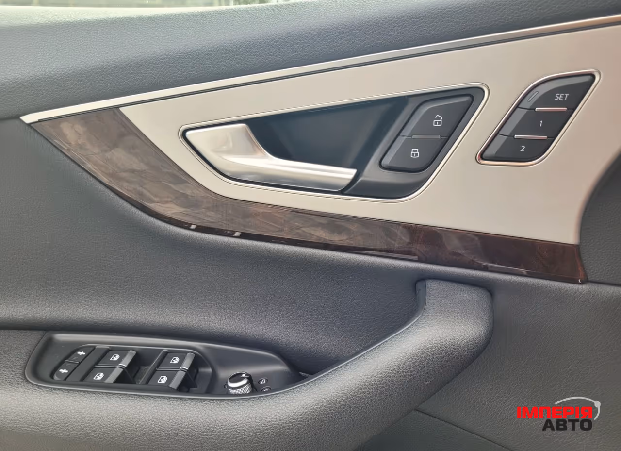 Audi Q7 - фото 21