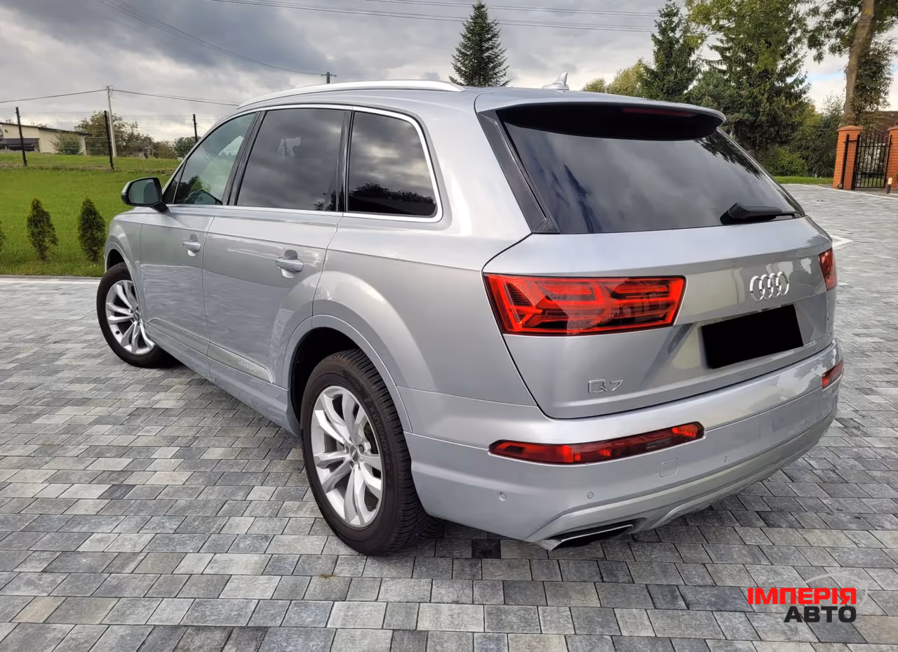 Audi Q7 - фото 5