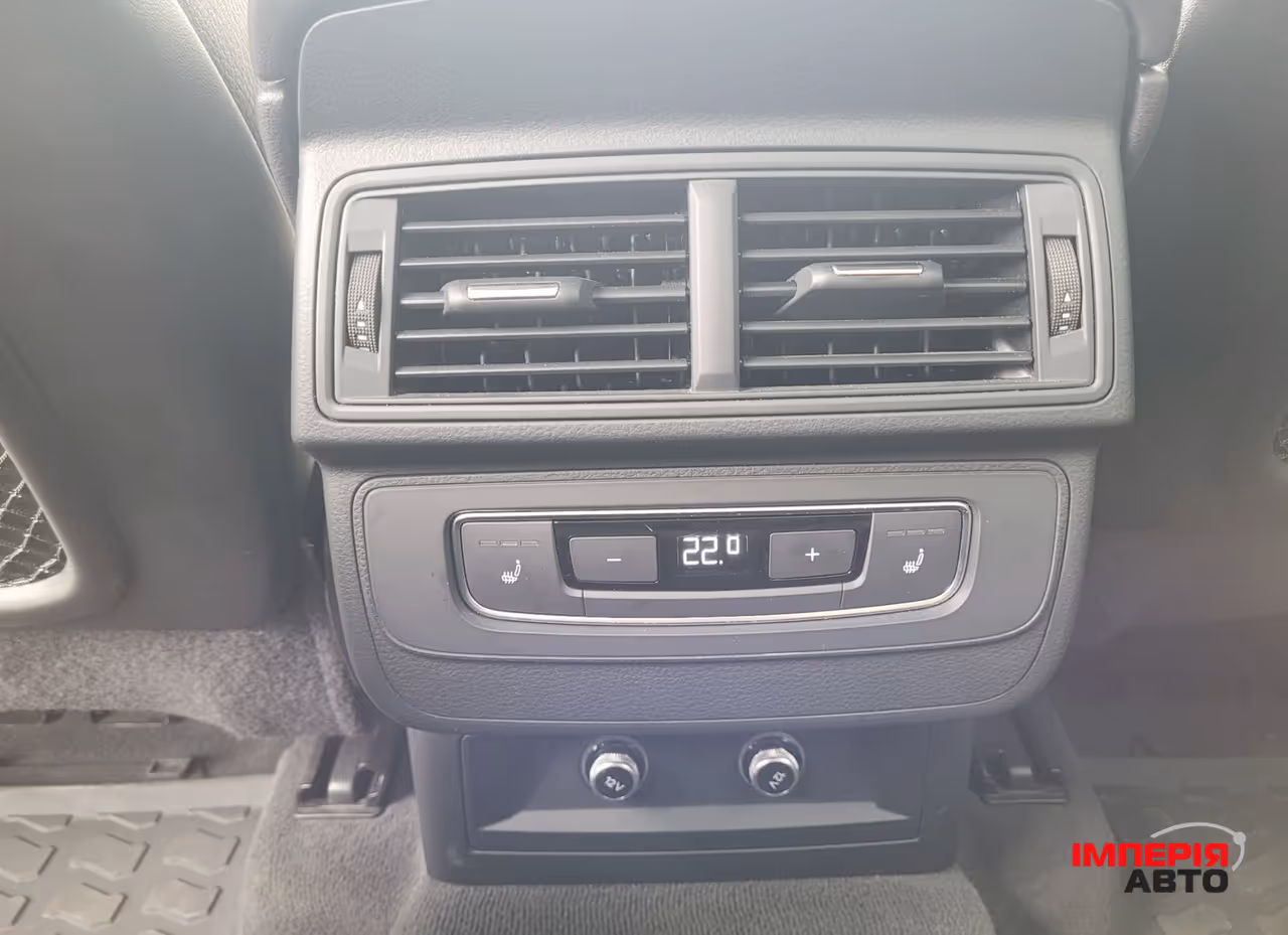 Audi Q7 - фото 14