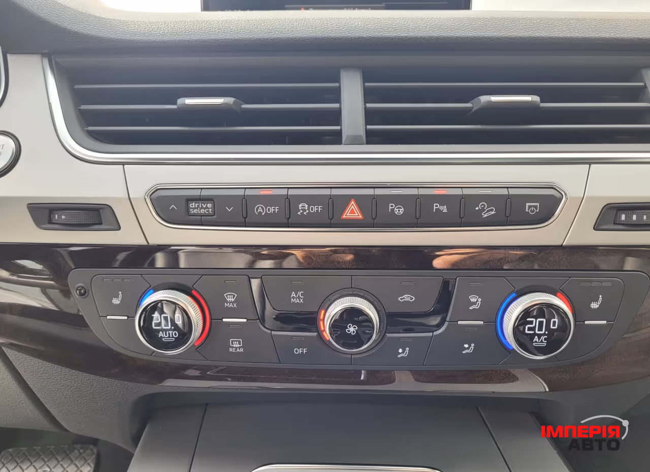 Audi Q7 - фото 15