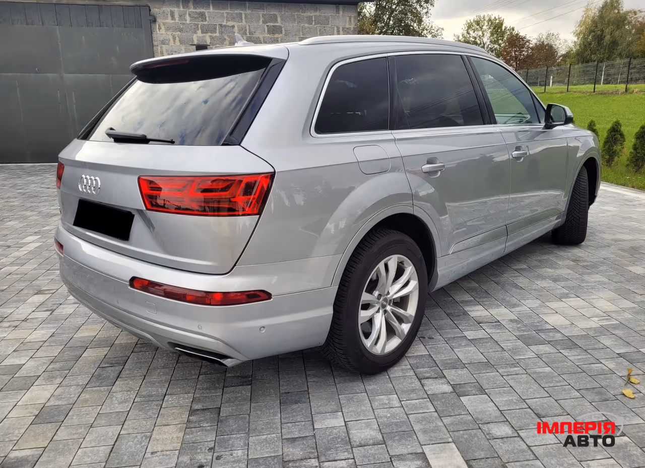 Audi Q7 - фото 6