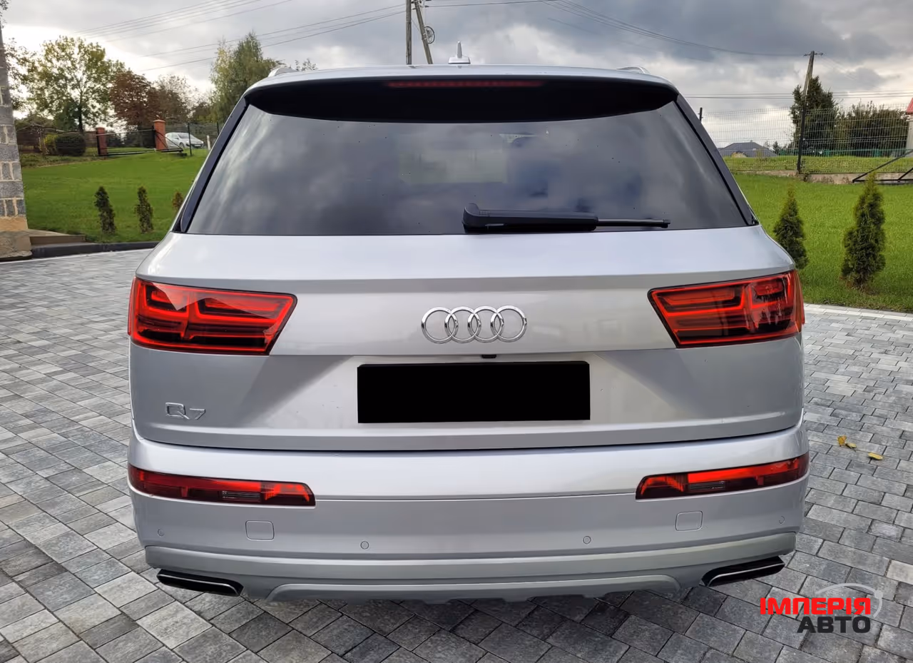 Audi Q7 - фото 7