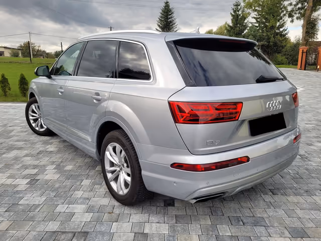 Audi Q7 - фото 5