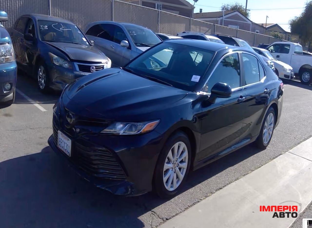 Toyota Camry - фото 5