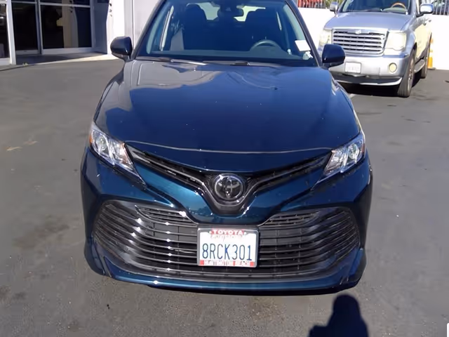 Toyota Camry - фото 4